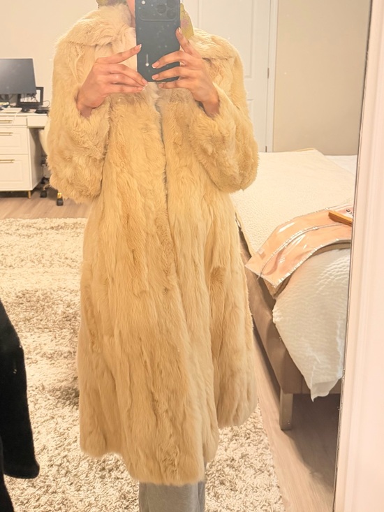Jackets & Blazers - Long Faux Fur Coat in Golden Beige